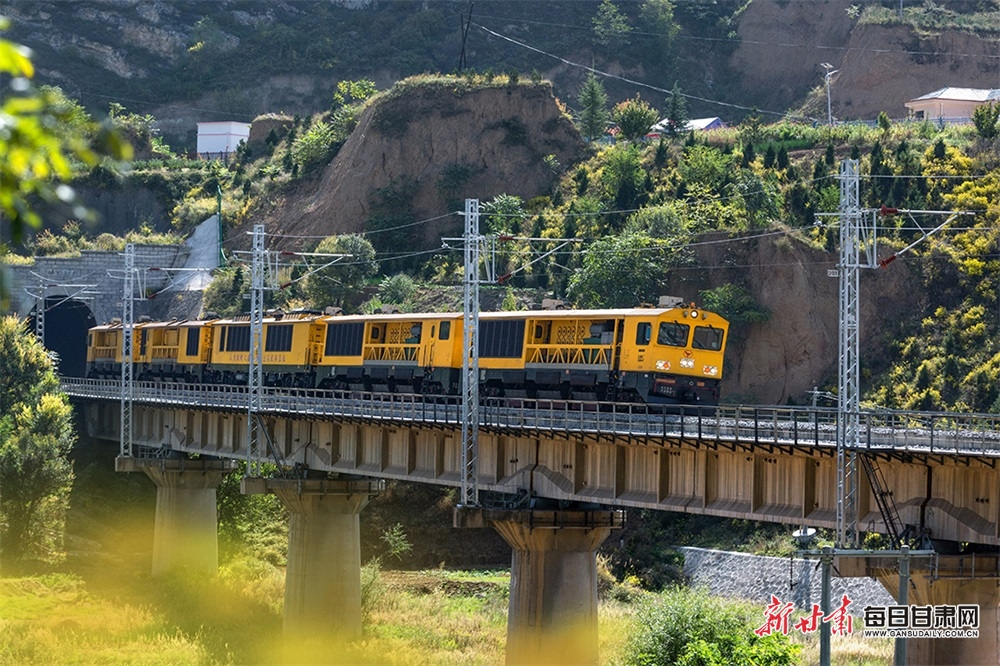 陇海、兰新铁路完成集中修施工